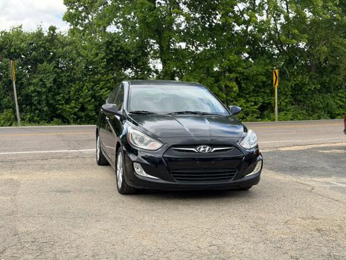 Used 2013 Hyundai Accent GLS w/ Premium Pkg FWD image 8