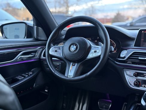 Used 2020 BMW 750i xDrive w/ Executive Package image 25