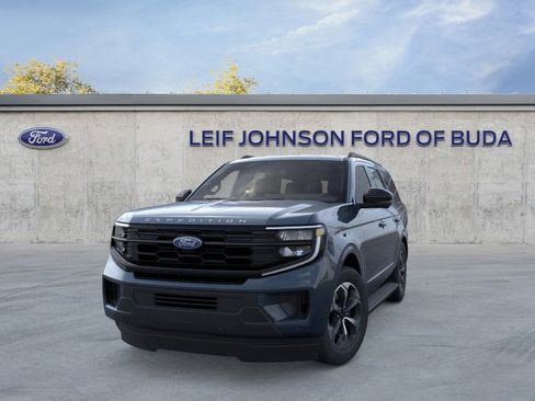 New 2026 Ford Expedition Active image 2