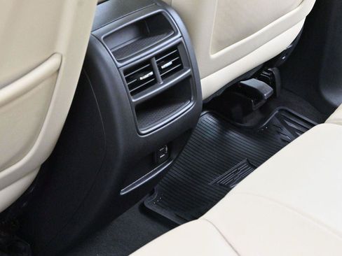 Used 2019 Cadillac XT5 Luxury FWD image 32