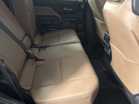 Used 2025 Toyota 4Runner Limited image 19