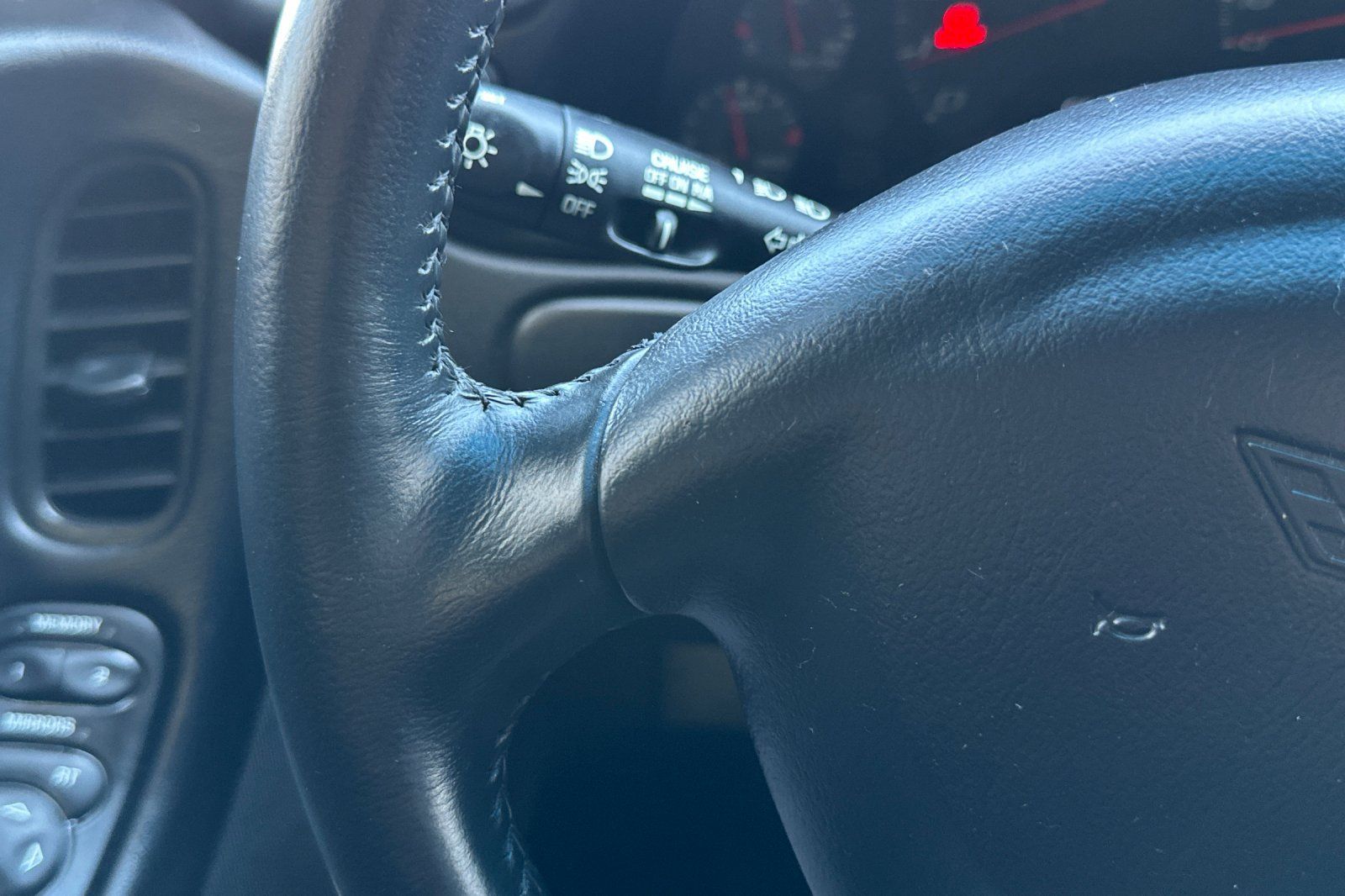 Used 2004 Chevrolet Corvette Z06 w/ Memory Package RWD image 30