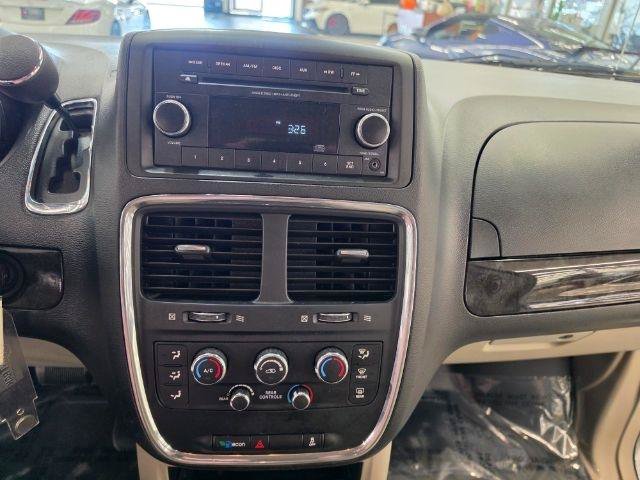 Used 2016 Dodge Grand Caravan SE w/ Quick Order Package 29E SE FWD image 16