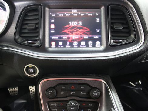 Used 2016 Dodge Challenger R/T Scat Pack image 38