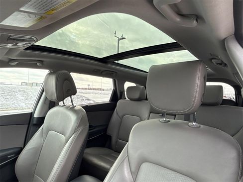 Used 2017 Hyundai Santa Fe SE w/ SE Ultimate Tech Package 03 image 19