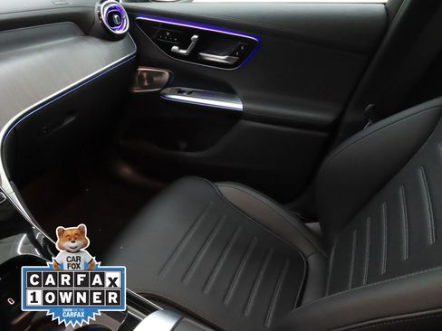 Used 2025 Mercedes-Benz GLC 300 4MATIC image 19
