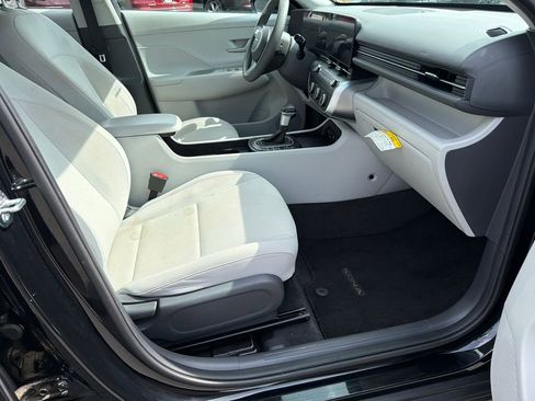 Used 2024 Hyundai Kona SE FWD image 13