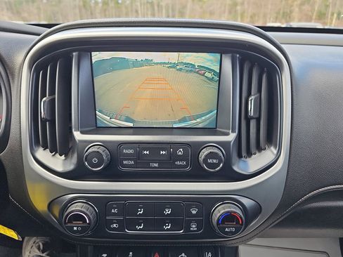 Used 2017 GMC Canyon SLT w/ Driver Alert Package image 24