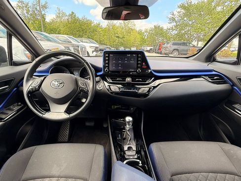 Used 2021 Toyota C-HR XLE FWD image 28