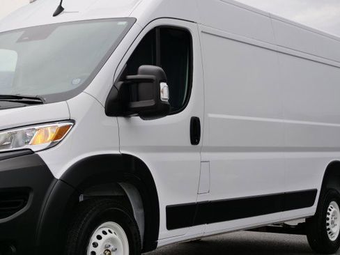 Used 2025 RAM ProMaster 2500 w/ Storage Group image 30