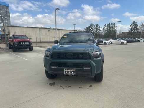 Used 2026 Toyota 4Runner TRD Off-Road Premium w/ Tow Technology Package image 2