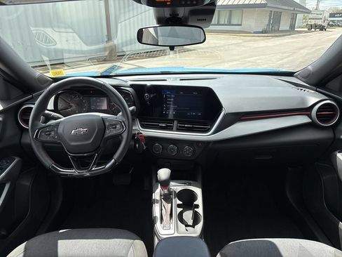 Used 2024 Chevrolet Trax RS w/ Driver Confidence Package FWD image 11