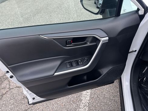 Used 2025 Toyota RAV4 LE image 20