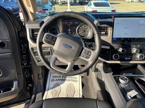 Used 2024 Ford Expedition XLT image 14