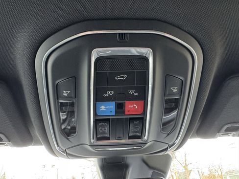New 2025 Jeep Grand Cherokee Altitude AWD/4WD image 11