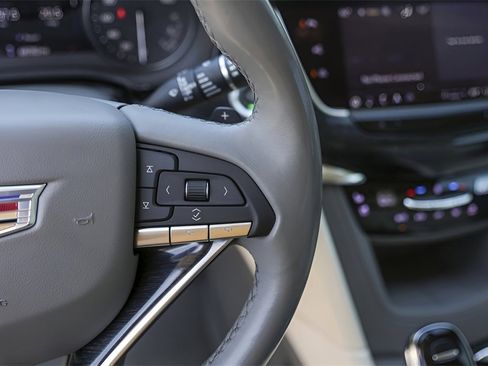 Used 2022 Cadillac XT6 Premium Luxury w/ Technology Package image 13