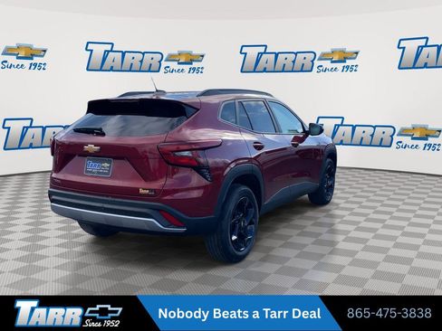 Used 2025 Chevrolet Trax LT w/ LT Convenience Package FWD image 8