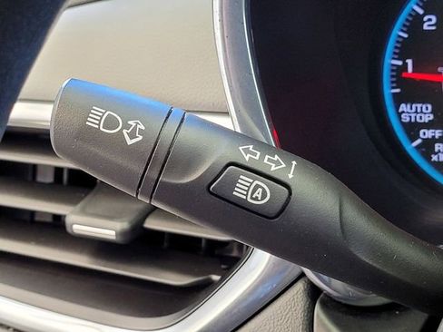 Used 2020 Chevrolet Equinox LS image 32