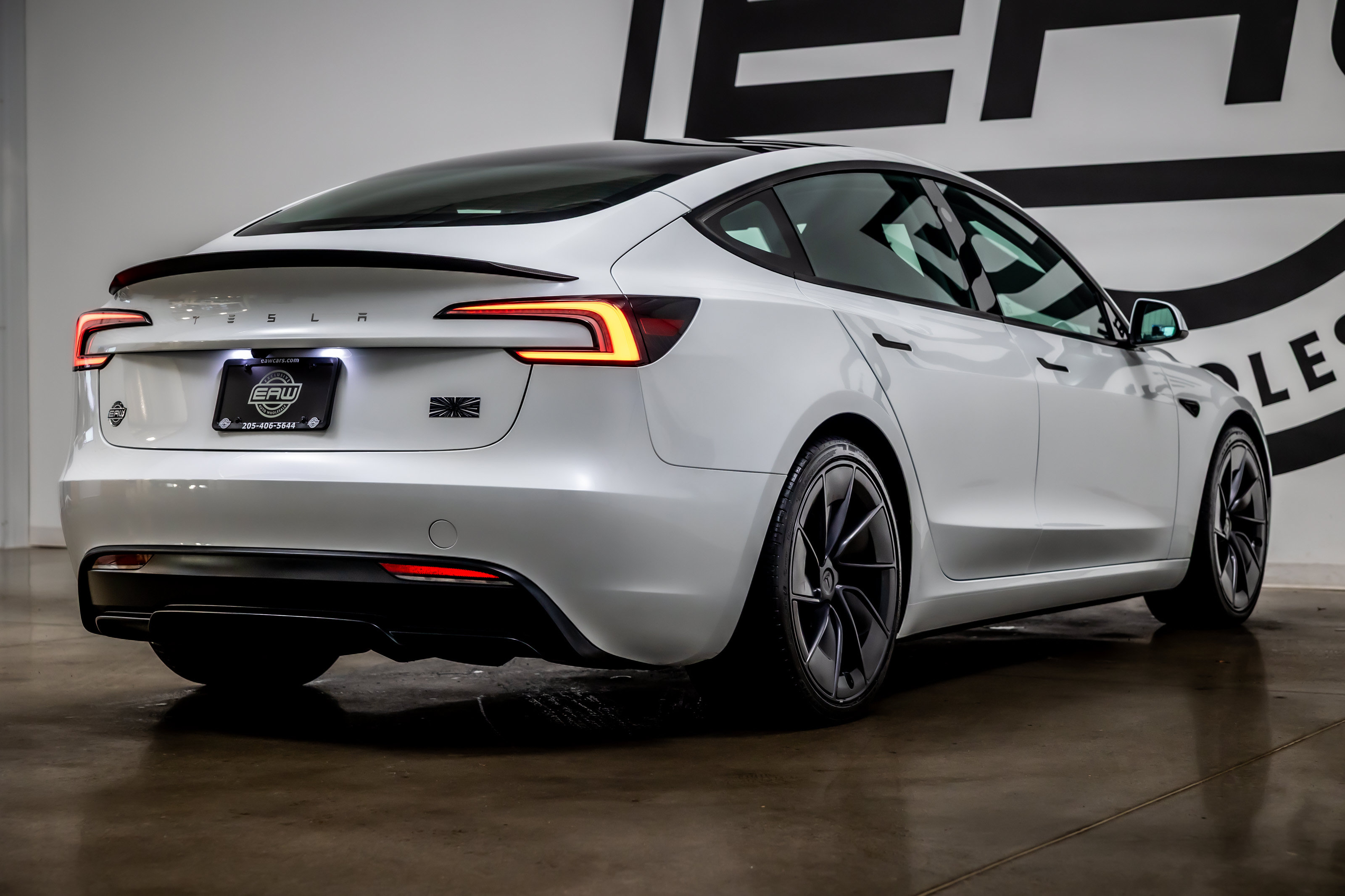 Used 2025 Tesla Model 3 Performance AWD/4WD image 32