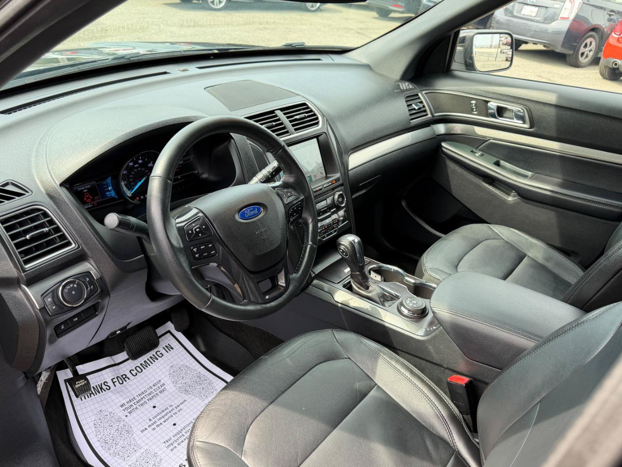 Used 2018 Ford Explorer XLT w/ Equipment Group 202A AWD/4WD image 11