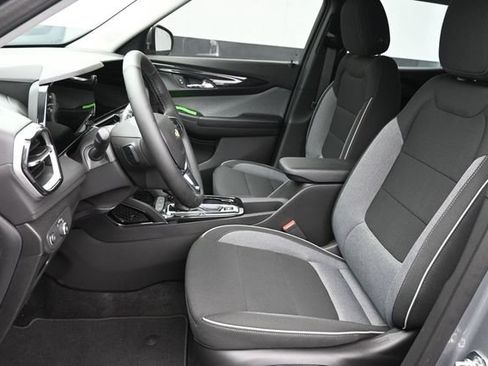 New 2026 Chevrolet TrailBlazer LT w/ Convenience Package FWD image 18