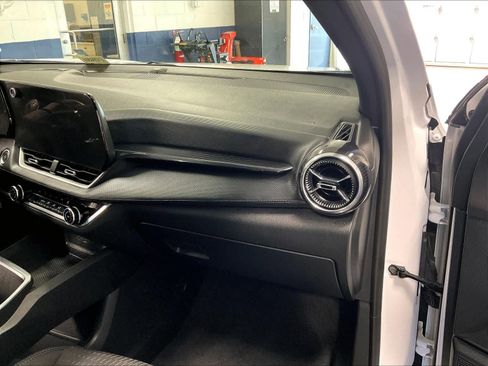 Used 2025 Chevrolet Equinox LT image 13