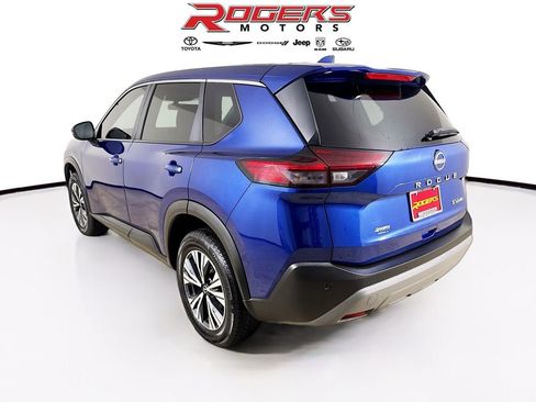 Used 2022 Nissan Rogue SV image 5