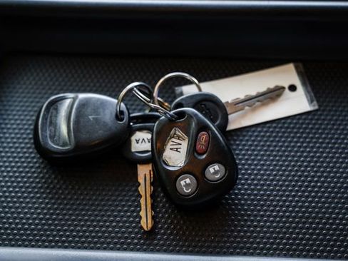 Used 2004 Chevrolet Avalanche 2WD image 78