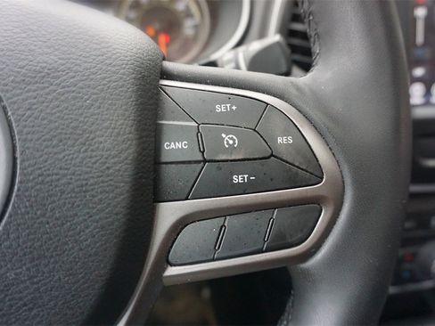 Used 2021 Jeep Cherokee Latitude Lux w/ Sun & Sound Group image 9