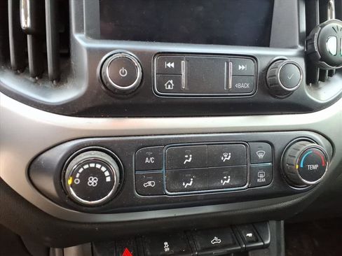 Used 2021 Chevrolet Colorado LT w/ LT Convenience Package image 15