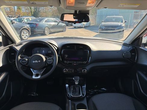 Used 2023 Kia Soul S image 22
