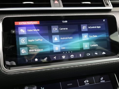 Used 2019 Land Rover Range Rover Velar S image 53