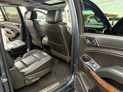 Used 2019 Chevrolet Suburban Premier image 21