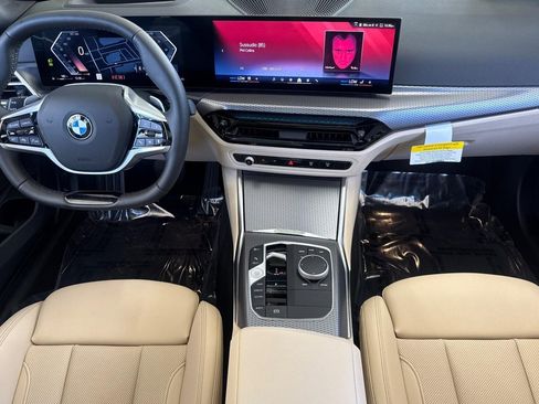 Used 2025 BMW 330i Sedan w/ Premium Package RWD image 17