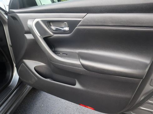 Used 2015 Nissan Altima 2.5 SV FWD image 41