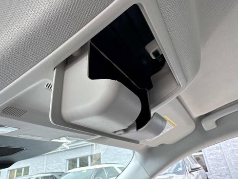 Used 2022 Ford Escape SE image 23