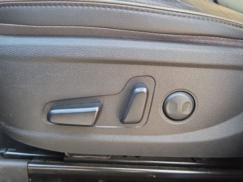 Used 2022 Hyundai Santa Fe SEL w/ Convenience + Premium Package FWD image 11