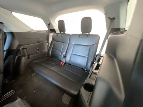 Used 2022 Ford Explorer XLT w/ Equipment Group 202A AWD/4WD image 23