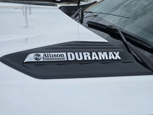 Used 2025 Chevrolet Silverado 2500 LT image 8