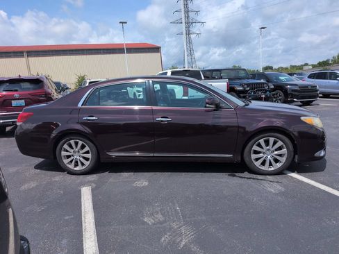 Used 2011 Toyota Avalon Limited FWD image 7