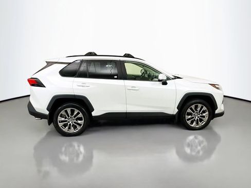 Used 2023 Toyota RAV4 XLE Premium image 8