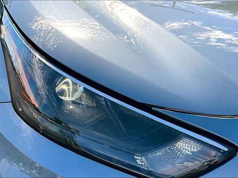 Used 2023 Toyota Highlander XLE AWD/4WD image 27