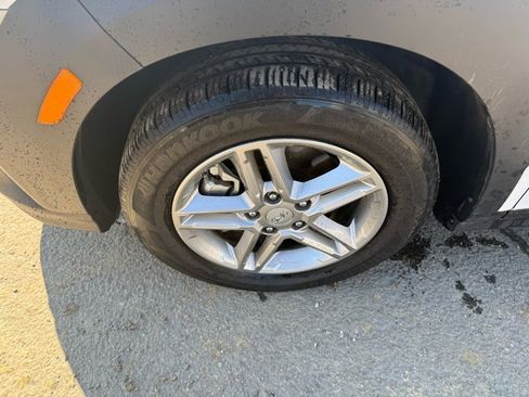 Used 2023 Hyundai Kona SE w/ Cargo Package image 14