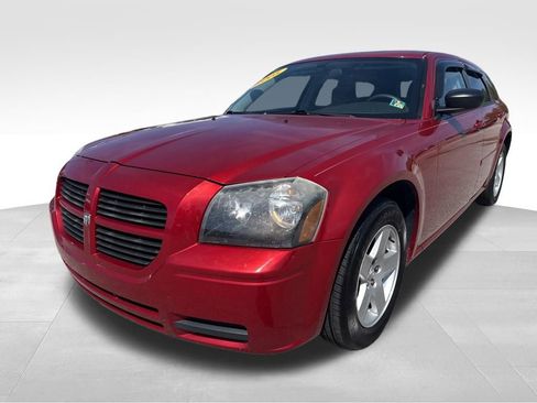 Used 2005 Dodge Magnum SE RWD image 2