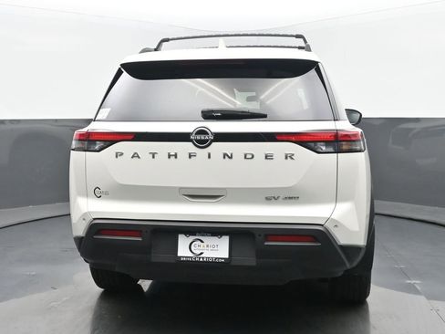 Used 2023 Nissan Pathfinder SV image 5