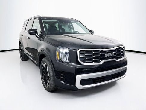 New 2025 Kia Telluride S image 3