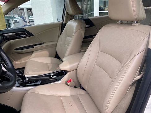 Used 2016 Honda Accord Touring image 23