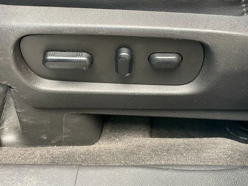 Used 2013 Ford Explorer Limited image 16