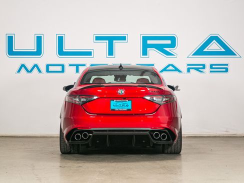 Used 2024 Alfa Romeo Giulia Quadrifoglio image 13