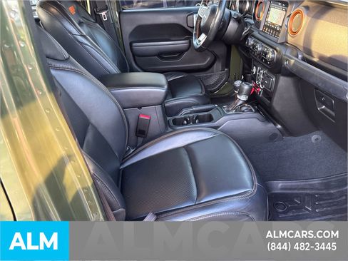 Used 2023 Jeep Gladiator Mojave w/ Cold Weather Group image 16